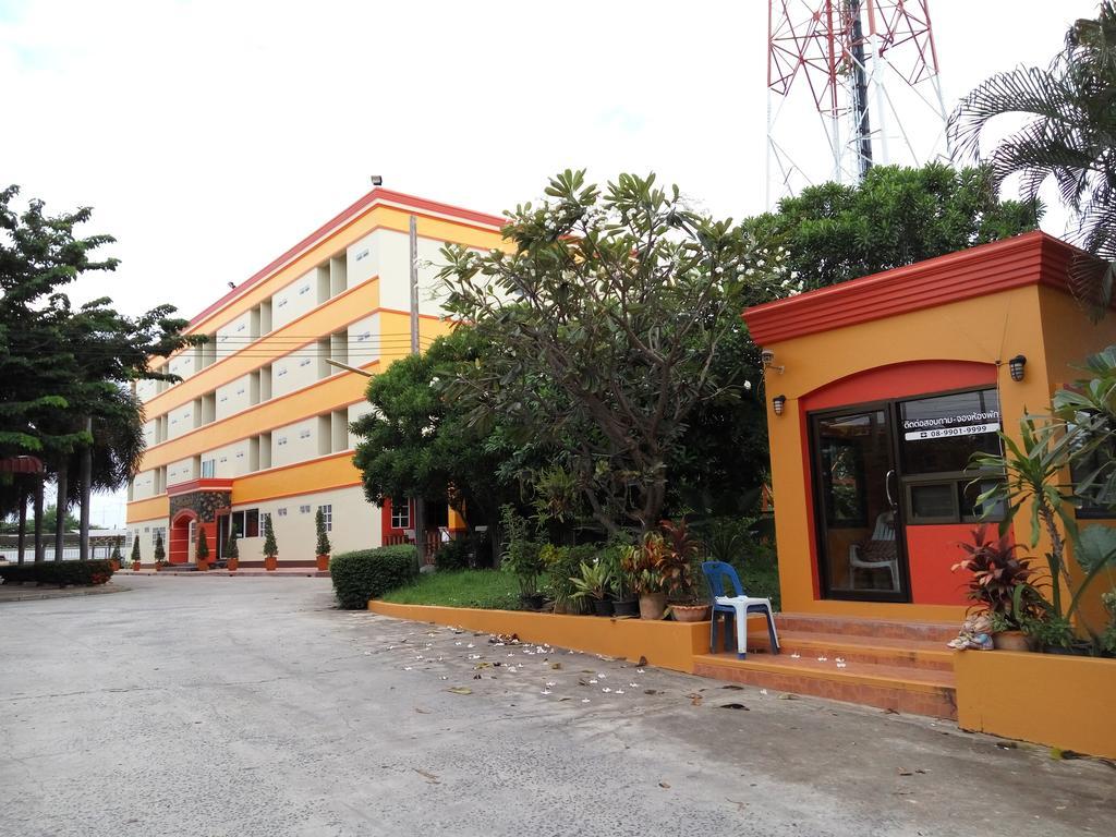 Central Park Hotel Sing Buri Eksteriør billede