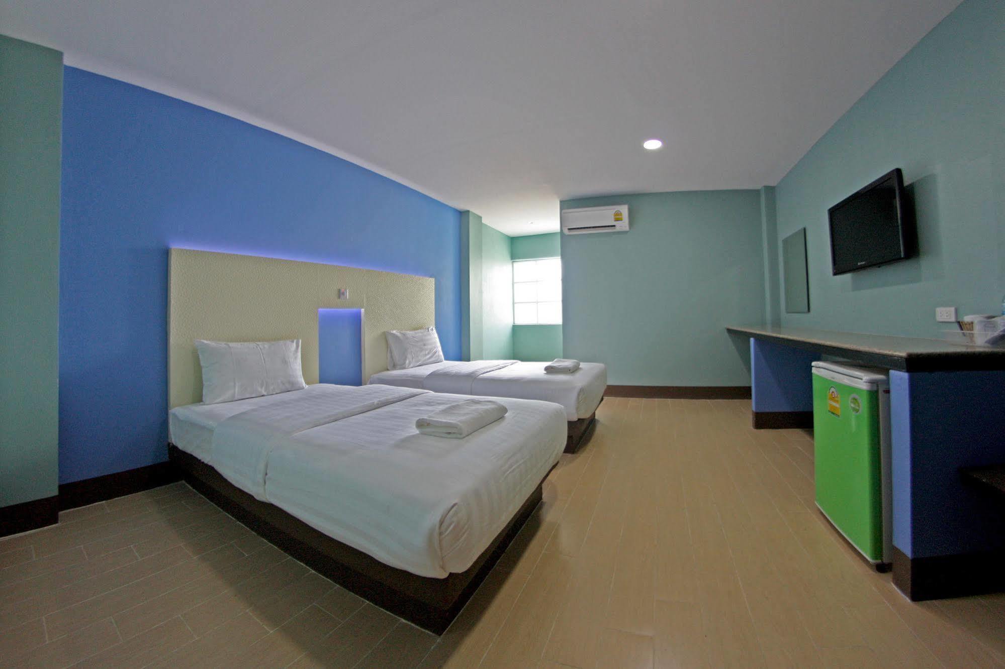 Central Park Hotel Sing Buri Eksteriør billede