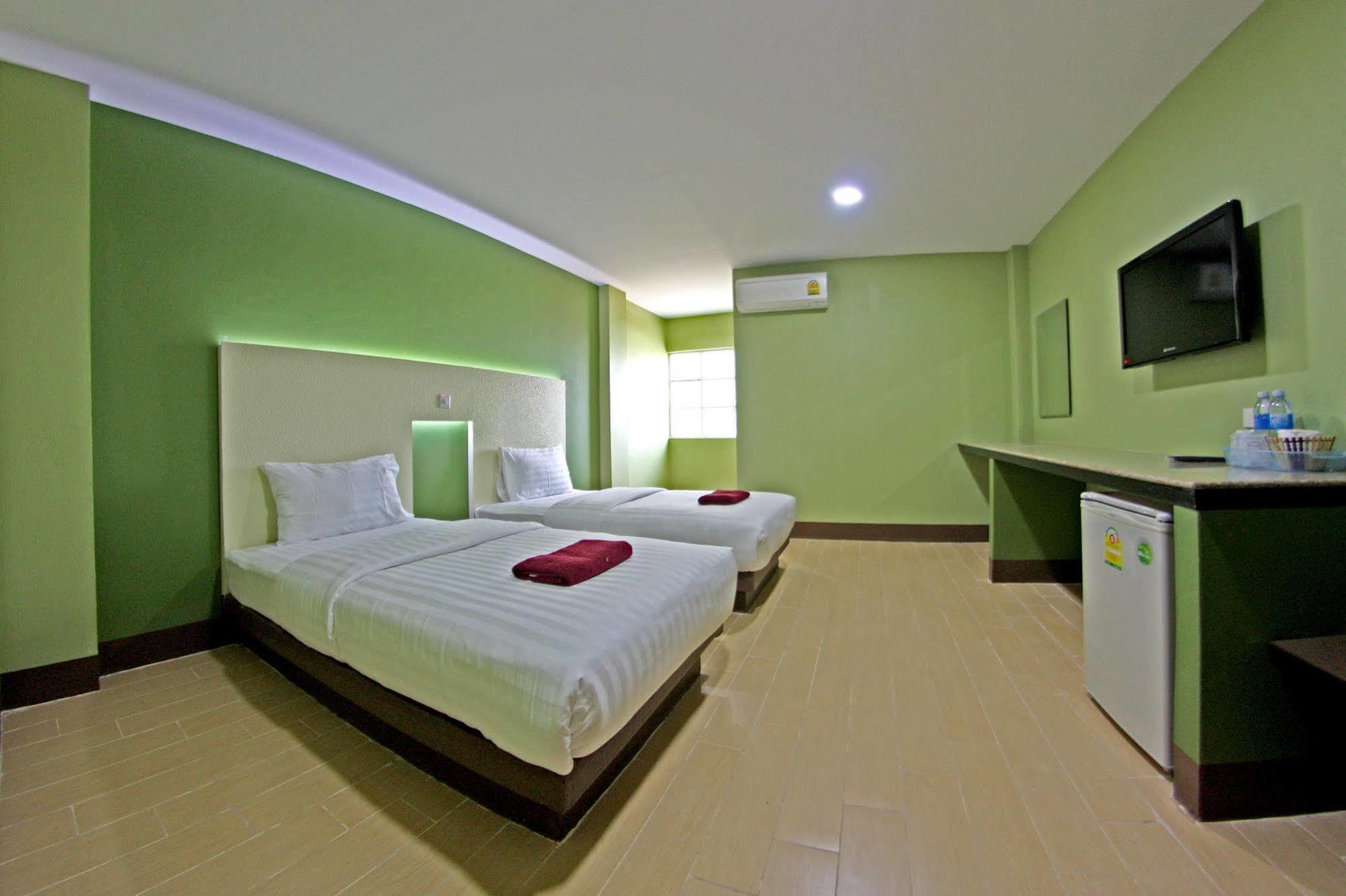 Central Park Hotel Sing Buri Eksteriør billede